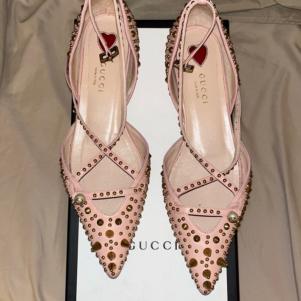 AUTHENTIC Gucci studded pointed flats perfect pink pearl detail